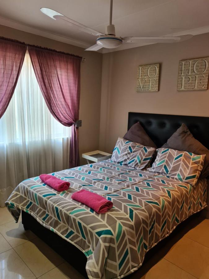 Durban Beach Getaway - Summersands, Inverter For Load Shedding, Free Wifi & Free Parking Екстер'єр фото